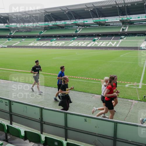 13.09.2026 - 21. swb-Marathon Bremen Michael Burmester http://msf.ph/oto/10488811 13.09.2026 10:35:15 Laufen im Stadion 10093, 10144, 10147, 10152, 10157, 10173, 10175, 10177, 10181, 10182, 10185, 10195, 10240, 10245, 10254, 10306, 10309, 10355, 10356, 10357, 10367, 10368, 10369, 10377, 10409, 10415, 10427, 10460, 10473, 10477, 10485, 10492, 10528, 10559, 10604, 10617, 10636, 10639, 10668, 10669, 10671, 10672, 10677, 10699, 10700, 10715, 10828, 10857, 10867, 10914, 10928, 11126, 11162, 11343, 11803, 10146, 10222, 10626 meine-sportfotos.de