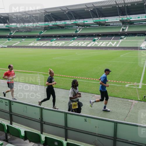 13.09.2026 - 21. swb-Marathon Bremen Michael Burmester http://msf.ph/oto/10488820 13.09.2026 10:35:26 Laufen im Stadion 10093, 10144, 10147, 10152, 10157, 10173, 10175, 10177, 10181, 10182, 10185, 10187, 10195, 10240, 10245, 10254, 10263, 10272, 10275, 10291, 10306, 10309, 10356, 10357, 10367, 10368, 10369, 10377, 10409, 10415, 10427, 10439, 10460, 10473, 10477, 10481, 10485, 10492, 10528, 10559, 10560, 10617, 10636, 10639, 10669, 10671, 10672, 10677, 10700, 10715, 10828, 10857, 10867, 10914, 10928, 11126, 11162, 11343, 11803, 10146, 10222, 10626 meine-sportfotos.de