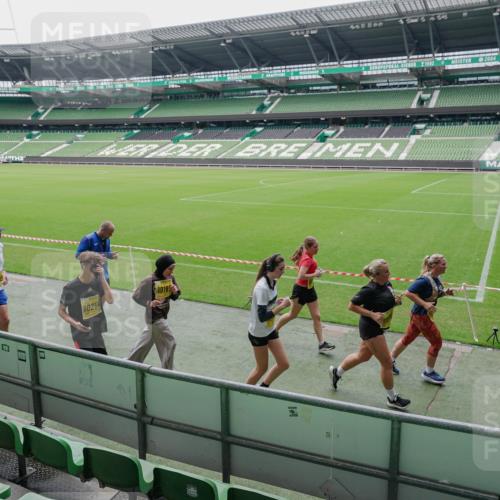 13.09.2026 - 21. swb-Marathon Bremen Michael Burmester http://msf.ph/oto/10488826 13.09.2026 10:35:34 Laufen im Stadion 10093, 10144, 10147, 10152, 10157, 10160, 10173, 10175, 10181, 10182, 10185, 10187, 10195, 10245, 10251, 10254, 10263, 10272, 10275, 10291, 10306, 10309, 10356, 10357, 10367, 10368, 10369, 10377, 10382, 10409, 10420, 10427, 10439, 10460, 10473, 10477, 10481, 10485, 10492, 10528, 10559, 10560, 10607, 10617, 10636, 10639, 10669, 10671, 10672, 10677, 10700, 10715, 10828, 10867, 10914, 10928, 11126, 11162, 11343, 11803, 10146, 10222, 10626 meine-sportfotos.de