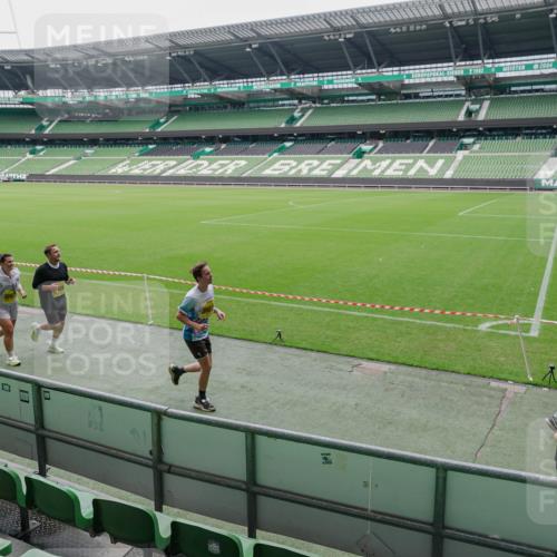 13.09.2026 - 21. swb-Marathon Bremen Michael Burmester http://msf.ph/oto/10488828 13.09.2026 10:35:36 Laufen im Stadion 10093, 10144, 10147, 10152, 10157, 10160, 10173, 10175, 10181, 10182, 10185, 10187, 10195, 10245, 10251, 10263, 10272, 10275, 10291, 10306, 10309, 10356, 10357, 10367, 10368, 10369, 10377, 10382, 10403, 10409, 10420, 10427, 10439, 10460, 10473, 10477, 10481, 10485, 10492, 10528, 10559, 10560, 10569, 10607, 10617, 10636, 10639, 10669, 10671, 10672, 10677, 10700, 10715, 10828, 10867, 10914, 10928, 11126, 11162, 11343, 11803, 10146, 10222, 10626 meine-sportfotos.de