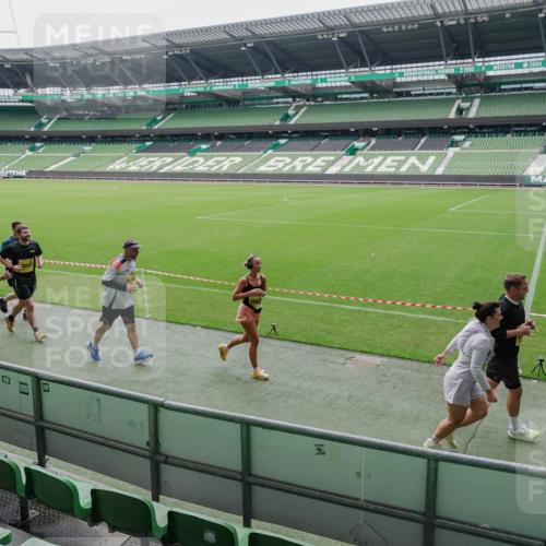13.09.2026 - 21. swb-Marathon Bremen Michael Burmester http://msf.ph/oto/10488830 13.09.2026 10:35:39 Laufen im Stadion 10093, 10144, 10147, 10152, 10157, 10160, 10173, 10175, 10181, 10182, 10185, 10187, 10195, 10245, 10251, 10263, 10272, 10275, 10278, 10291, 10306, 10309, 10338, 10356, 10357, 10367, 10368, 10369, 10377, 10382, 10403, 10409, 10420, 10427, 10439, 10473, 10477, 10481, 10485, 10492, 10528, 10559, 10560, 10569, 10607, 10617, 10636, 10639, 10669, 10671, 10672, 10677, 10700, 10715, 10828, 10867, 10914, 10928, 11126, 11162, 11343, 11803, 10146, 10222, 10626 meine-sportfotos.de