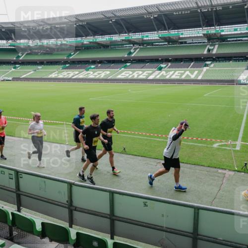 13.09.2026 - 21. swb-Marathon Bremen Michael Burmester http://msf.ph/oto/10488832 13.09.2026 10:35:40 Laufen im Stadion 10093, 10144, 10147, 10152, 10157, 10160, 10173, 10175, 10181, 10182, 10185, 10187, 10195, 10245, 10251, 10263, 10272, 10275, 10278, 10291, 10306, 10309, 10338, 10356, 10357, 10367, 10368, 10369, 10377, 10382, 10403, 10409, 10411, 10420, 10427, 10439, 10473, 10477, 10481, 10485, 10492, 10528, 10531, 10559, 10560, 10569, 10607, 10617, 10636, 10639, 10669, 10671, 10672, 10677, 10700, 10715, 10828, 10914, 10928, 11126, 11162, 11343, 11803, 10146, 10222, 10626 meine-sportfotos.de