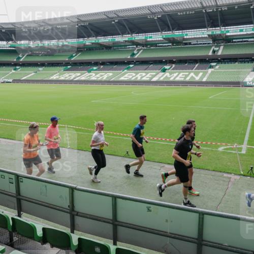 13.09.2026 - 21. swb-Marathon Bremen Michael Burmester http://msf.ph/oto/10488833 13.09.2026 10:35:41 Laufen im Stadion 10093, 10144, 10147, 10152, 10157, 10160, 10173, 10175, 10181, 10182, 10185, 10187, 10195, 10245, 10251, 10263, 10272, 10275, 10278, 10291, 10306, 10309, 10338, 10356, 10357, 10367, 10368, 10369, 10377, 10382, 10403, 10409, 10411, 10420, 10427, 10439, 10473, 10477, 10481, 10485, 10492, 10528, 10531, 10559, 10560, 10569, 10607, 10617, 10636, 10639, 10669, 10671, 10672, 10677, 10715, 10828, 10914, 10928, 11126, 11162, 11343, 11803, 10146, 10222, 10626 meine-sportfotos.de