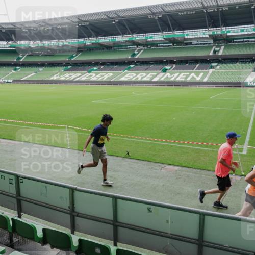 13.09.2026 - 21. swb-Marathon Bremen Michael Burmester http://msf.ph/oto/10488835 13.09.2026 10:35:43 Laufen im Stadion 10093, 10144, 10147, 10152, 10157, 10160, 10173, 10175, 10181, 10182, 10185, 10187, 10195, 10245, 10251, 10263, 10272, 10275, 10278, 10291, 10306, 10309, 10338, 10356, 10357, 10367, 10368, 10369, 10377, 10382, 10403, 10409, 10411, 10420, 10427, 10439, 10473, 10477, 10481, 10485, 10492, 10528, 10531, 10559, 10560, 10569, 10607, 10617, 10636, 10639, 10669, 10671, 10672, 10677, 10715, 10828, 10914, 10928, 11162, 11343, 11803, 10146, 10222, 10626 meine-sportfotos.de