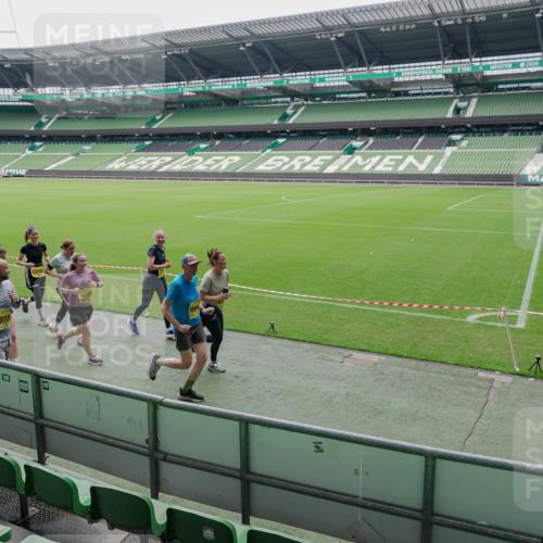 13.09.2026 - 21. swb-Marathon Bremen Michael Burmester http://msf.ph/oto/10488841 13.09.2026 10:35:53 Laufen im Stadion 10093, 10144, 10147, 10152, 10157, 10160, 10173, 10175, 10181, 10182, 10185, 10187, 10195, 10245, 10251, 10263, 10272, 10275, 10278, 10291, 10306, 10309, 10338, 10357, 10367, 10368, 10369, 10377, 10382, 10390, 10403, 10409, 10411, 10420, 10427, 10429, 10439, 10473, 10477, 10481, 10485, 10492, 10528, 10531, 10559, 10560, 10569, 10607, 10617, 10636, 10639, 10669, 10671, 10672, 10677, 10715, 10928, 11162, 11343, 11803, 10146, 10222, 10626 meine-sportfotos.de