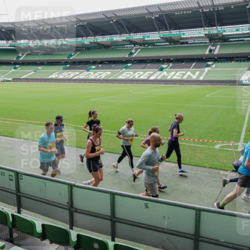 13.09.2026 - 21. swb-Marathon Bremen Michael Burmester http://msf.ph/oto/10488843 13.09.2026 10:35:54 Laufen im Stadion 10093, 10144, 10147, 10152, 10157, 10160, 10173, 10175, 10181, 10182, 10185, 10187, 10195, 10245, 10251, 10257, 10263, 10272, 10275, 10278, 10291, 10306, 10309, 10338, 10357, 10367, 10368, 10369, 10377, 10382, 10390, 10403, 10409, 10411, 10420, 10427, 10429, 10439, 10473, 10477, 10481, 10485, 10492, 10528, 10531, 10559, 10560, 10569, 10607, 10617, 10636, 10639, 10669, 10671, 10672, 10677, 10715, 10928, 11162, 11803, 10146, 10222, 10626 meine-sportfotos.de