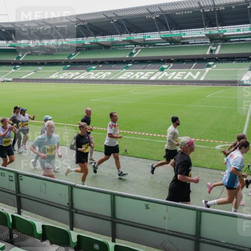 13.09.2026 - 21. swb-Marathon Bremen Michael Burmester http://msf.ph/oto/10488873 13.09.2026 10:36:20 Laufen im Stadion 10092, 10093, 10144, 10152, 10153, 10154, 10157, 10160, 10173, 10175, 10181, 10182, 10186, 10187, 10195, 10198, 10237, 10245, 10251, 10257, 10263, 10272, 10275, 10278, 10291, 10296, 10306, 10309, 10327, 10331, 10332, 10338, 10357, 10377, 10382, 10390, 10403, 10409, 10411, 10420, 10427, 10429, 10439, 10473, 10477, 10481, 10492, 10497, 10500, 10528, 10531, 10560, 10569, 10607, 10613, 10617, 10633, 10636, 10647, 10648, 10659, 10671, 10672, 10715 meine-sportfotos.de