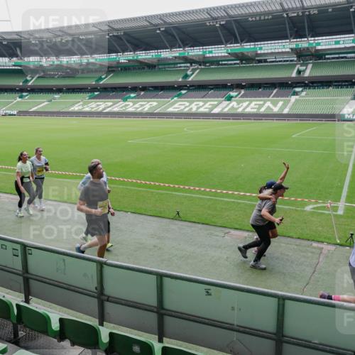 13.09.2026 - 21. swb-Marathon Bremen Michael Burmester http://msf.ph/oto/10488877 13.09.2026 10:36:22 Laufen im Stadion 10092, 10093, 10144, 10152, 10153, 10154, 10160, 10173, 10175, 10181, 10182, 10186, 10187, 10195, 10198, 10237, 10245, 10251, 10257, 10263, 10272, 10275, 10278, 10291, 10296, 10306, 10309, 10327, 10331, 10332, 10338, 10357, 10377, 10382, 10390, 10403, 10409, 10411, 10420, 10427, 10429, 10439, 10473, 10477, 10481, 10492, 10497, 10500, 10528, 10531, 10560, 10569, 10607, 10613, 10617, 10633, 10636, 10647, 10648, 10659, 10671, 10672, 10715 meine-sportfotos.de
