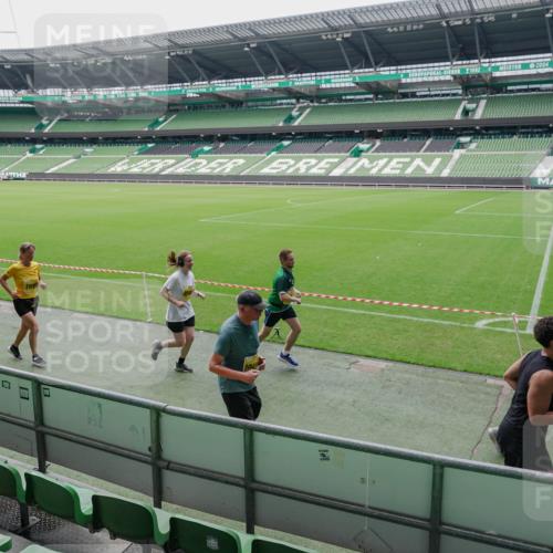 13.09.2026 - 21. swb-Marathon Bremen Michael Burmester http://msf.ph/oto/10488888 13.09.2026 10:36:33 Laufen im Stadion 10092, 10144, 10152, 10153, 10154, 10160, 10173, 10175, 10181, 10182, 10186, 10187, 10195, 10198, 10237, 10245, 10251, 10257, 10263, 10272, 10275, 10278, 10291, 10296, 10306, 10309, 10327, 10331, 10332, 10338, 10357, 10377, 10382, 10390, 10403, 10409, 10411, 10420, 10427, 10429, 10439, 10444, 10473, 10477, 10481, 10492, 10497, 10500, 10516, 10528, 10531, 10560, 10569, 10607, 10613, 10617, 10633, 10636, 10647, 10648, 10659, 10663, 10671, 10672, 10715 meine-sportfotos.de