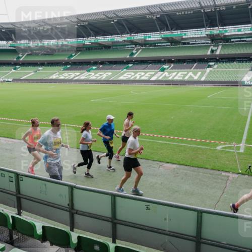 13.09.2026 - 21. swb-Marathon Bremen Michael Burmester http://msf.ph/oto/10488911 13.09.2026 10:36:57 Laufen im Stadion 10090, 10091, 10092, 10150, 10152, 10153, 10154, 10160, 10181, 10182, 10186, 10187, 10195, 10198, 10237, 10251, 10257, 10263, 10272, 10273, 10274, 10275, 10278, 10283, 10291, 10296, 10306, 10315, 10323, 10327, 10331, 10332, 10338, 10357, 10382, 10390, 10403, 10409, 10411, 10420, 10429, 10439, 10444, 10473, 10477, 10481, 10497, 10500, 10516, 10531, 10560, 10569, 10598, 10607, 10613, 10617, 10633, 10636, 10647, 10648, 10659, 10663, 10671, 10672, 10674 meine-sportfotos.de