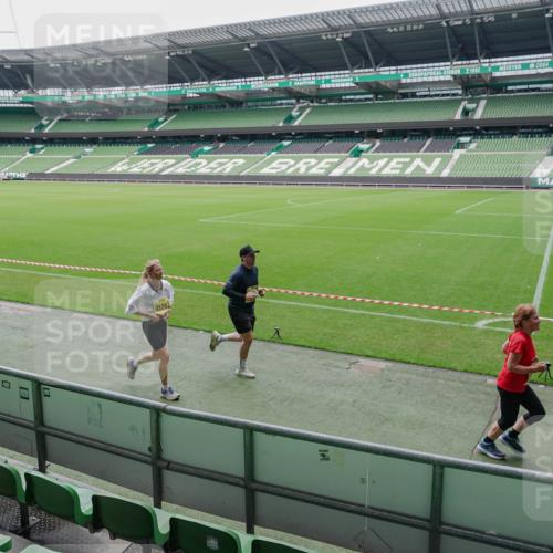 13.09.2026 - 21. swb-Marathon Bremen Michael Burmester http://msf.ph/oto/10488917 13.09.2026 10:37:05 Laufen im Stadion 10090, 10091, 10092, 10150, 10152, 10153, 10154, 10160, 10182, 10186, 10187, 10195, 10198, 10237, 10251, 10257, 10263, 10272, 10273, 10274, 10275, 10278, 10283, 10291, 10296, 10306, 10315, 10323, 10327, 10331, 10332, 10338, 10357, 10382, 10390, 10403, 10409, 10411, 10420, 10429, 10439, 10444, 10473, 10477, 10481, 10488, 10497, 10500, 10516, 10531, 10560, 10569, 10598, 10607, 10613, 10617, 10633, 10647, 10648, 10659, 10663, 10671, 10672, 10674 meine-sportfotos.de