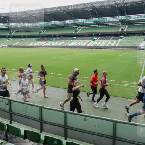 13.09.2026 - 21. swb-Marathon Bremen Michael Burmester http://msf.ph/oto/10488921 13.09.2026 10:37:11 Laufen im Stadion 10090, 10091, 10092, 10150, 10152, 10153, 10154, 10160, 10186, 10187, 10198, 10237, 10251, 10257, 10263, 10272, 10273, 10274, 10275, 10278, 10283, 10291, 10296, 10306, 10315, 10323, 10327, 10331, 10332, 10338, 10357, 10370, 10375, 10376, 10382, 10390, 10403, 10411, 10420, 10429, 10432, 10439, 10444, 10473, 10481, 10488, 10497, 10500, 10516, 10531, 10560, 10569, 10598, 10607, 10613, 10633, 10647, 10648, 10654, 10659, 10663, 10671, 10672, 10674 meine-sportfotos.de