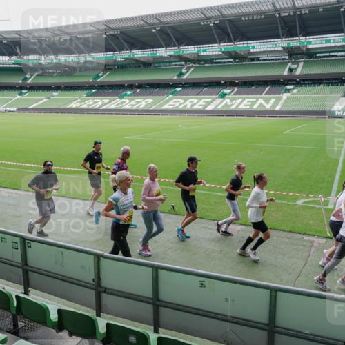 13.09.2026 - 21. swb-Marathon Bremen Michael Burmester http://msf.ph/oto/10488947 13.09.2026 10:37:44 Laufen im Stadion 10090, 10091, 10092, 10150, 10153, 10154, 10168, 10186, 10190, 10198, 10205, 10237, 10257, 10273, 10274, 10278, 10283, 10296, 10305, 10315, 10323, 10327, 10331, 10332, 10338, 10370, 10375, 10376, 10390, 10403, 10411, 10429, 10432, 10444, 10465, 10488, 10497, 10500, 10516, 10526, 10531, 10569, 10598, 10607, 10613, 10633, 10645, 10647, 10648, 10654, 10659, 10661, 10663, 10674, 10681, 10682, 10695, 10697, 10802, 10823 meine-sportfotos.de