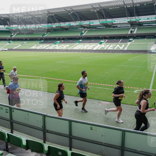 13.09.2026 - 21. swb-Marathon Bremen Michael Burmester http://msf.ph/oto/10488984 13.09.2026 10:38:23 Laufen im Stadion 10090, 10091, 10139, 10150, 10168, 10186, 10188, 10190, 10204, 10205, 10238, 10259, 10260, 10273, 10274, 10283, 10305, 10315, 10323, 10327, 10360, 10363, 10364, 10370, 10375, 10376, 10404, 10432, 10444, 10457, 10465, 10469, 10488, 10516, 10526, 10595, 10598, 10630, 10645, 10654, 10659, 10661, 10663, 10674, 10681, 10682, 10686, 10695, 10697, 10802, 10823 meine-sportfotos.de