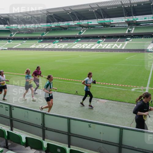 13.09.2026 - 21. swb-Marathon Bremen Michael Burmester http://msf.ph/oto/10488996 13.09.2026 10:38:31 Laufen im Stadion 10090, 10091, 10135, 10139, 10150, 10168, 10188, 10190, 10204, 10205, 10238, 10259, 10260, 10273, 10274, 10283, 10305, 10315, 10323, 10360, 10363, 10364, 10370, 10375, 10376, 10378, 10404, 10432, 10444, 10457, 10465, 10469, 10488, 10505, 10510, 10511, 10516, 10526, 10595, 10598, 10609, 10630, 10645, 10654, 10661, 10662, 10663, 10664, 10674, 10681, 10682, 10686, 10695, 10697, 10802, 10823 meine-sportfotos.de