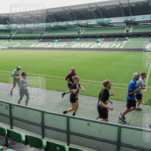 13.09.2026 - 21. swb-Marathon Bremen Michael Burmester http://msf.ph/oto/10489008 13.09.2026 10:38:43 Laufen im Stadion 10090, 10091, 10135, 10138, 10139, 10150, 10168, 10188, 10190, 10204, 10205, 10217, 10229, 10238, 10259, 10260, 10273, 10274, 10283, 10305, 10314, 10315, 10323, 10360, 10363, 10364, 10370, 10375, 10376, 10378, 10404, 10432, 10457, 10465, 10469, 10488, 10505, 10510, 10511, 10526, 10595, 10598, 10609, 10619, 10630, 10645, 10654, 10661, 10662, 10664, 10674, 10681, 10682, 10686, 10695, 10697, 10802, 10823 meine-sportfotos.de