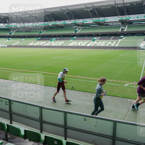 13.09.2026 - 21. swb-Marathon Bremen Michael Burmester http://msf.ph/oto/10489010 13.09.2026 10:38:44 Laufen im Stadion 10090, 10091, 10135, 10138, 10139, 10150, 10168, 10188, 10190, 10204, 10205, 10217, 10229, 10238, 10259, 10260, 10273, 10274, 10279, 10283, 10305, 10314, 10315, 10323, 10360, 10363, 10364, 10370, 10375, 10376, 10378, 10404, 10432, 10457, 10465, 10469, 10488, 10493, 10505, 10510, 10511, 10526, 10576, 10595, 10598, 10609, 10619, 10630, 10645, 10654, 10661, 10662, 10664, 10674, 10681, 10682, 10686, 10695, 10697, 10802, 10823 meine-sportfotos.de
