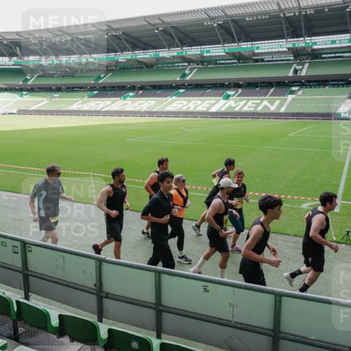 13.09.2026 - 21. swb-Marathon Bremen Michael Burmester http://msf.ph/oto/10489026 13.09.2026 10:39:03 Laufen im Stadion 10090, 10091, 10135, 10138, 10139, 10168, 10188, 10190, 10204, 10205, 10217, 10229, 10238, 10259, 10260, 10279, 10280, 10283, 10305, 10314, 10323, 10360, 10363, 10364, 10370, 10375, 10376, 10378, 10404, 10432, 10457, 10465, 10469, 10484, 10488, 10493, 10501, 10505, 10510, 10511, 10526, 10556, 10576, 10580, 10595, 10609, 10616, 10619, 10630, 10645, 10654, 10660, 10661, 10662, 10664, 10681, 10682, 10686, 10695, 10697, 10712, 10743, 10802, 10823 meine-sportfotos.de