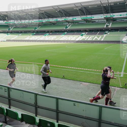 13.09.2026 - 21. swb-Marathon Bremen Michael Burmester http://msf.ph/oto/10489034 13.09.2026 10:39:10 Laufen im Stadion 10135, 10138, 10139, 10168, 10188, 10190, 10204, 10205, 10217, 10229, 10234, 10238, 10259, 10260, 10279, 10280, 10305, 10314, 10360, 10363, 10364, 10370, 10375, 10376, 10378, 10404, 10432, 10457, 10465, 10469, 10484, 10488, 10493, 10501, 10505, 10510, 10511, 10526, 10556, 10576, 10580, 10595, 10609, 10616, 10619, 10630, 10645, 10654, 10660, 10661, 10662, 10664, 10681, 10682, 10686, 10695, 10697, 10712, 10737, 10743, 10802, 10823 meine-sportfotos.de
