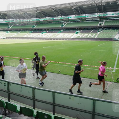 13.09.2026 - 21. swb-Marathon Bremen Michael Burmester http://msf.ph/oto/10489036 13.09.2026 10:39:13 Laufen im Stadion 10135, 10138, 10139, 10168, 10188, 10190, 10204, 10205, 10217, 10229, 10234, 10238, 10259, 10260, 10279, 10280, 10305, 10314, 10360, 10363, 10364, 10370, 10375, 10376, 10378, 10404, 10432, 10457, 10465, 10469, 10484, 10493, 10501, 10505, 10510, 10511, 10526, 10556, 10576, 10580, 10595, 10599, 10609, 10616, 10619, 10630, 10645, 10654, 10660, 10661, 10662, 10664, 10681, 10682, 10686, 10695, 10697, 10712, 10737, 10743, 10802, 10823 meine-sportfotos.de