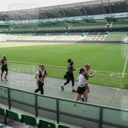 13.09.2026 - 21. swb-Marathon Bremen Michael Burmester http://msf.ph/oto/10489037 13.09.2026 10:39:14 Laufen im Stadion 10135, 10138, 10139, 10168, 10188, 10190, 10204, 10205, 10217, 10229, 10234, 10238, 10259, 10260, 10279, 10280, 10305, 10314, 10360, 10363, 10364, 10370, 10375, 10376, 10378, 10404, 10432, 10457, 10465, 10469, 10484, 10493, 10501, 10505, 10510, 10511, 10526, 10556, 10576, 10580, 10595, 10599, 10609, 10616, 10619, 10630, 10645, 10654, 10660, 10661, 10662, 10664, 10681, 10682, 10686, 10695, 10697, 10712, 10737, 10743, 10802, 10823 meine-sportfotos.de