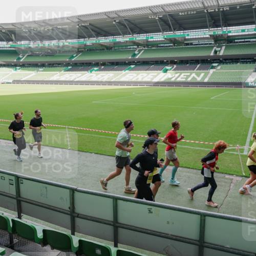 13.09.2026 - 21. swb-Marathon Bremen Michael Burmester http://msf.ph/oto/10489049 13.09.2026 10:39:29 Laufen im Stadion 10135, 10138, 10139, 10156, 10168, 10169, 10188, 10204, 10205, 10217, 10229, 10234, 10238, 10259, 10260, 10279, 10280, 10299, 10314, 10360, 10363, 10364, 10378, 10386, 10404, 10457, 10465, 10469, 10484, 10493, 10501, 10505, 10510, 10511, 10526, 10556, 10570, 10576, 10580, 10595, 10599, 10609, 10616, 10619, 10630, 10645, 10653, 10660, 10661, 10662, 10664, 10681, 10682, 10686, 10695, 10696, 10697, 10712, 10737, 10743, 10751, 10802, 10823 meine-sportfotos.de