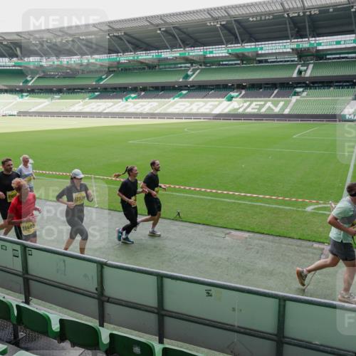 13.09.2026 - 21. swb-Marathon Bremen Michael Burmester http://msf.ph/oto/10489050 13.09.2026 10:39:30 Laufen im Stadion 10135, 10138, 10139, 10156, 10168, 10169, 10188, 10204, 10205, 10217, 10229, 10234, 10238, 10259, 10260, 10279, 10280, 10299, 10314, 10360, 10363, 10364, 10378, 10386, 10404, 10457, 10465, 10469, 10484, 10493, 10501, 10505, 10510, 10511, 10526, 10556, 10570, 10576, 10580, 10595, 10599, 10609, 10616, 10619, 10630, 10645, 10653, 10660, 10661, 10662, 10664, 10681, 10682, 10686, 10695, 10696, 10697, 10712, 10737, 10743, 10751, 10802 meine-sportfotos.de