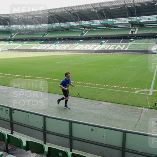 13.09.2026 - 21. swb-Marathon Bremen Michael Burmester http://msf.ph/oto/10489076 13.09.2026 10:40:04 Laufen im Stadion 10135, 10138, 10139, 10156, 10169, 10204, 10213, 10217, 10229, 10234, 10238, 10279, 10280, 10299, 10314, 10321, 10354, 10360, 10363, 10364, 10378, 10386, 10404, 10406, 10417, 10424, 10435, 10455, 10457, 10469, 10484, 10493, 10501, 10505, 10510, 10511, 10545, 10556, 10570, 10576, 10580, 10582, 10595, 10599, 10609, 10611, 10616, 10619, 10630, 10653, 10660, 10662, 10664, 10686, 10694, 10696, 10712, 10737, 10743, 10751 meine-sportfotos.de