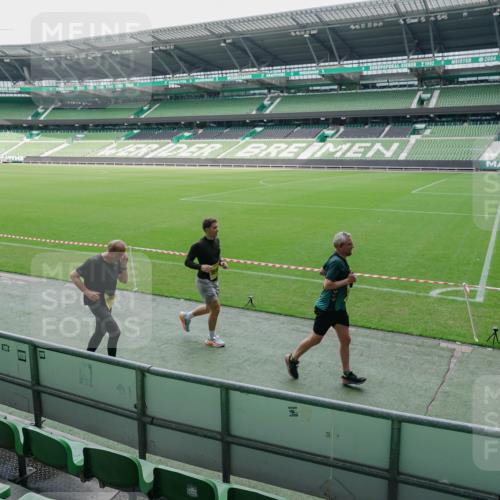 13.09.2026 - 21. swb-Marathon Bremen Michael Burmester http://msf.ph/oto/10489119 13.09.2026 10:40:49 Laufen im Stadion 10138, 10155, 10156, 10163, 10169, 10213, 10234, 10247, 10279, 10280, 10299, 10313, 10314, 10321, 10354, 10386, 10399, 10406, 10414, 10417, 10419, 10424, 10435, 10455, 10483, 10484, 10493, 10501, 10527, 10545, 10556, 10570, 10576, 10580, 10582, 10586, 10599, 10611, 10616, 10644, 10653, 10660, 10694, 10696, 10705, 10706, 10712, 10719, 10722, 10737, 10743, 10751, 10766, 10768, 10776, 10804, 10859, 11043, 11239 meine-sportfotos.de