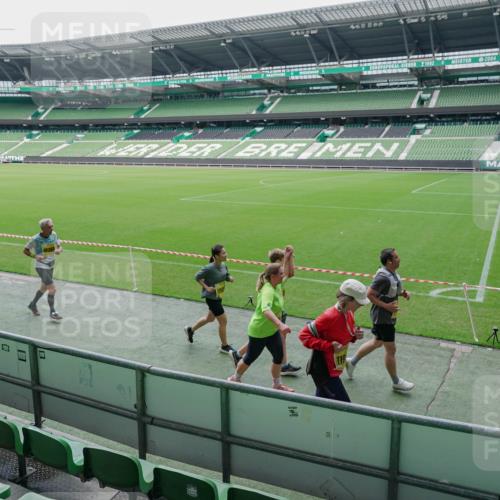 13.09.2026 - 21. swb-Marathon Bremen Michael Burmester http://msf.ph/oto/10489130 13.09.2026 10:41:01 Laufen im Stadion 10155, 10156, 10163, 10169, 10213, 10234, 10247, 10299, 10313, 10321, 10354, 10386, 10399, 10406, 10414, 10417, 10419, 10422, 10424, 10435, 10455, 10461, 10462, 10483, 10484, 10527, 10545, 10547, 10556, 10570, 10580, 10582, 10586, 10599, 10611, 10644, 10653, 10660, 10694, 10696, 10705, 10706, 10719, 10722, 10737, 10751, 10766, 10768, 10776, 10804, 10859, 10889, 11043, 11239 meine-sportfotos.de