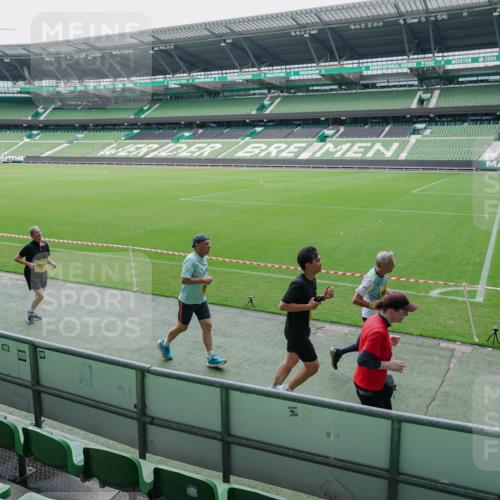 13.09.2026 - 21. swb-Marathon Bremen Michael Burmester http://msf.ph/oto/10489132 13.09.2026 10:41:03 Laufen im Stadion 10155, 10156, 10163, 10169, 10213, 10234, 10247, 10299, 10313, 10321, 10354, 10386, 10399, 10406, 10414, 10417, 10419, 10422, 10424, 10435, 10455, 10461, 10462, 10483, 10484, 10527, 10545, 10547, 10570, 10580, 10582, 10586, 10599, 10611, 10644, 10653, 10660, 10694, 10696, 10705, 10706, 10719, 10722, 10737, 10751, 10766, 10768, 10776, 10804, 10859, 10889, 11043, 11239 meine-sportfotos.de