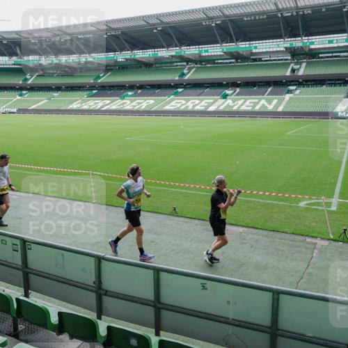 13.09.2026 - 21. swb-Marathon Bremen Michael Burmester http://msf.ph/oto/10489134 13.09.2026 10:41:05 Laufen im Stadion 10155, 10156, 10163, 10169, 10213, 10234, 10247, 10299, 10313, 10321, 10354, 10386, 10399, 10406, 10414, 10417, 10419, 10422, 10424, 10435, 10455, 10461, 10462, 10483, 10484, 10527, 10545, 10547, 10570, 10580, 10582, 10586, 10599, 10611, 10644, 10653, 10694, 10696, 10705, 10706, 10719, 10722, 10737, 10751, 10766, 10768, 10776, 10804, 10859, 10889, 11043, 11239 meine-sportfotos.de