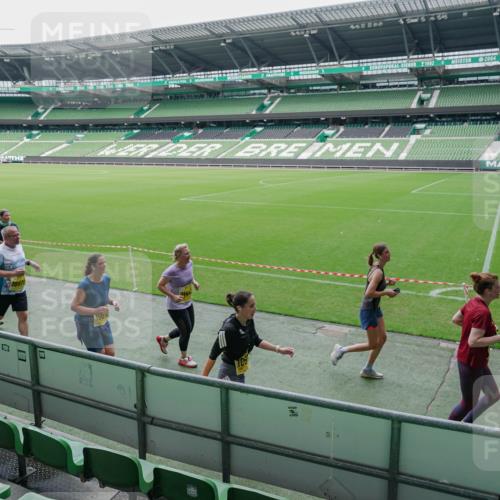 13.09.2026 - 21. swb-Marathon Bremen Michael Burmester http://msf.ph/oto/10489178 13.09.2026 10:41:55 Laufen im Stadion 10148, 10155, 10163, 10247, 10303, 10313, 10330, 10354, 10395, 10396, 10399, 10414, 10419, 10422, 10424, 10455, 10461, 10462, 10483, 10490, 10519, 10527, 10545, 10546, 10547, 10586, 10611, 10644, 10665, 10694, 10705, 10706, 10719, 10722, 10752, 10766, 10768, 10776, 10804, 10854, 10859, 10889, 10909, 10963, 10977, 11026, 11027, 11041, 11043, 11078, 11084, 11085, 11090, 11097, 11098, 11140, 11192, 11239 meine-sportfotos.de