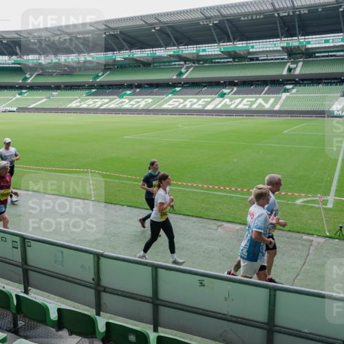 13.09.2026 - 21. swb-Marathon Bremen Michael Burmester http://msf.ph/oto/10489182 13.09.2026 10:41:57 Laufen im Stadion 10148, 10155, 10163, 10247, 10303, 10313, 10330, 10354, 10395, 10396, 10399, 10414, 10419, 10422, 10424, 10455, 10461, 10462, 10483, 10490, 10519, 10527, 10545, 10546, 10547, 10586, 10611, 10644, 10665, 10694, 10705, 10706, 10719, 10722, 10752, 10766, 10768, 10776, 10804, 10854, 10859, 10889, 10909, 10963, 10977, 11026, 11027, 11041, 11043, 11078, 11084, 11085, 11090, 11097, 11098, 11140, 11192, 11239 meine-sportfotos.de