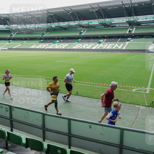 13.09.2026 - 21. swb-Marathon Bremen Michael Burmester http://msf.ph/oto/10489184 13.09.2026 10:42:00 Laufen im Stadion 10148, 10155, 10163, 10247, 10303, 10313, 10330, 10354, 10395, 10396, 10399, 10414, 10419, 10422, 10461, 10462, 10483, 10490, 10491, 10519, 10527, 10545, 10546, 10547, 10586, 10611, 10644, 10665, 10694, 10705, 10706, 10719, 10722, 10752, 10766, 10768, 10773, 10776, 10804, 10854, 10859, 10880, 10889, 10909, 10963, 10977, 11026, 11027, 11041, 11043, 11078, 11084, 11085, 11090, 11097, 11098, 11140, 11192, 11239 meine-sportfotos.de