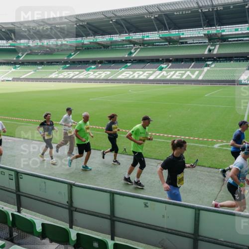 13.09.2026 - 21. swb-Marathon Bremen Michael Burmester http://msf.ph/oto/10489195 13.09.2026 10:42:12 Laufen im Stadion 10148, 10155, 10163, 10247, 10303, 10313, 10330, 10354, 10361, 10362, 10395, 10396, 10399, 10414, 10419, 10422, 10461, 10462, 10483, 10490, 10491, 10519, 10527, 10545, 10546, 10547, 10557, 10572, 10586, 10611, 10644, 10665, 10694, 10705, 10706, 10719, 10722, 10752, 10766, 10768, 10773, 10776, 10784, 10804, 10805, 10854, 10859, 10880, 10889, 10909, 10963, 10977, 11026, 11027, 11041, 11043, 11078, 11084, 11085, 11090, 11097, 11098, 11140, 11173, 11192, 11239 meine-sportfotos.de
