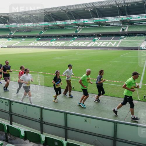 13.09.2026 - 21. swb-Marathon Bremen Michael Burmester http://msf.ph/oto/10489197 13.09.2026 10:42:13 Laufen im Stadion 10148, 10155, 10163, 10247, 10303, 10313, 10330, 10361, 10362, 10395, 10396, 10399, 10414, 10419, 10422, 10461, 10462, 10483, 10490, 10491, 10519, 10527, 10545, 10546, 10547, 10557, 10572, 10586, 10611, 10644, 10665, 10694, 10705, 10706, 10719, 10722, 10752, 10766, 10768, 10773, 10776, 10784, 10804, 10805, 10854, 10859, 10880, 10889, 10909, 10963, 10977, 11026, 11027, 11041, 11043, 11078, 11084, 11085, 11090, 11097, 11098, 11140, 11173, 11192, 11239 meine-sportfotos.de