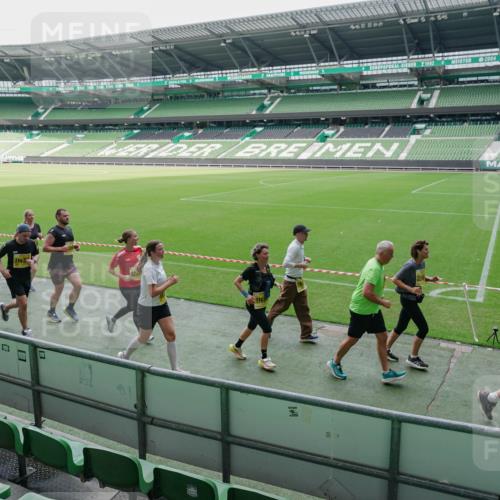 13.09.2026 - 21. swb-Marathon Bremen Michael Burmester http://msf.ph/oto/10489198 13.09.2026 10:42:14 Laufen im Stadion 10148, 10155, 10163, 10247, 10303, 10313, 10330, 10361, 10362, 10395, 10396, 10399, 10414, 10419, 10422, 10461, 10462, 10483, 10490, 10491, 10519, 10527, 10545, 10546, 10547, 10557, 10572, 10586, 10644, 10665, 10705, 10706, 10719, 10722, 10752, 10766, 10768, 10773, 10776, 10784, 10804, 10805, 10854, 10859, 10880, 10889, 10909, 10963, 10977, 11026, 11027, 11041, 11043, 11078, 11084, 11085, 11090, 11097, 11098, 11140, 11173, 11192, 11239 meine-sportfotos.de