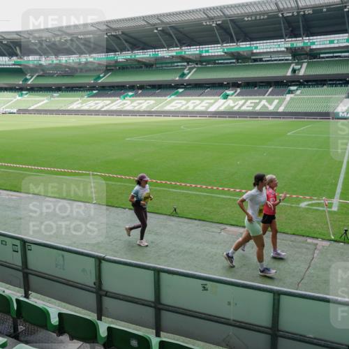 13.09.2026 - 21. swb-Marathon Bremen Michael Burmester http://msf.ph/oto/10489212 13.09.2026 10:42:29 Laufen im Stadion 10002, 10148, 10163, 10247, 10303, 10330, 10361, 10362, 10395, 10396, 10399, 10414, 10419, 10422, 10461, 10462, 10474, 10490, 10491, 10519, 10527, 10546, 10547, 10557, 10572, 10644, 10665, 10705, 10706, 10719, 10722, 10752, 10768, 10773, 10776, 10784, 10804, 10805, 10854, 10859, 10880, 10889, 10909, 10963, 10977, 11026, 11027, 11041, 11043, 11078, 11084, 11085, 11090, 11097, 11098, 11140, 11173, 11192, 11239, 11274 meine-sportfotos.de