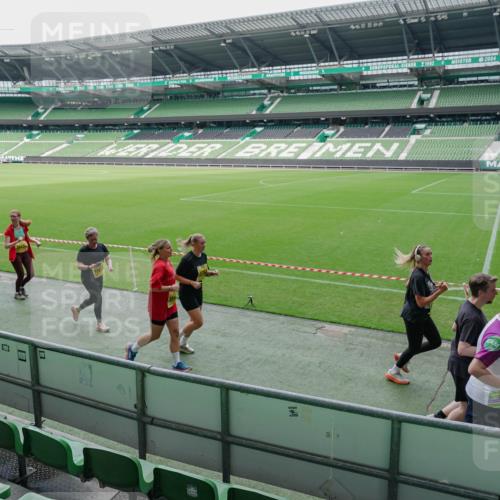 13.09.2026 - 21. swb-Marathon Bremen Michael Burmester http://msf.ph/oto/10489222 13.09.2026 10:42:43 Laufen im Stadion 10002, 10004, 10005, 10148, 10163, 10247, 10271, 10303, 10330, 10361, 10362, 10395, 10396, 10402, 10422, 10461, 10462, 10474, 10490, 10491, 10519, 10546, 10547, 10557, 10572, 10665, 10705, 10719, 10722, 10752, 10773, 10776, 10784, 10805, 10854, 10859, 10880, 10889, 10909, 10963, 10977, 11026, 11027, 11041, 11043, 11078, 11084, 11085, 11090, 11097, 11098, 11140, 11173, 11192, 11239, 11274, 11482, 11535 meine-sportfotos.de