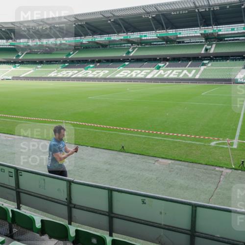13.09.2026 - 21. swb-Marathon Bremen Michael Burmester http://msf.ph/oto/10489227 13.09.2026 10:42:48 Laufen im Stadion 10002, 10004, 10005, 10148, 10271, 10303, 10330, 10361, 10362, 10395, 10396, 10402, 10422, 10461, 10462, 10474, 10490, 10491, 10519, 10546, 10547, 10557, 10572, 10665, 10705, 10719, 10722, 10752, 10773, 10776, 10784, 10805, 10854, 10859, 10880, 10889, 10899, 10900, 10909, 10963, 10977, 11026, 11027, 11041, 11078, 11084, 11085, 11090, 11097, 11098, 11140, 11173, 11192, 11217, 11239, 11264, 11274, 11461, 11482, 11535 meine-sportfotos.de