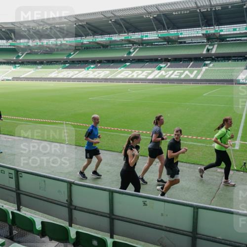 13.09.2026 - 21. swb-Marathon Bremen Michael Burmester http://msf.ph/oto/10489231 13.09.2026 10:42:54 Laufen im Stadion 10002, 10004, 10005, 10148, 10271, 10303, 10330, 10361, 10362, 10395, 10396, 10402, 10422, 10461, 10462, 10474, 10490, 10491, 10519, 10546, 10547, 10557, 10572, 10665, 10722, 10752, 10773, 10776, 10784, 10805, 10854, 10880, 10889, 10899, 10900, 10909, 10963, 10977, 11026, 11027, 11041, 11078, 11084, 11085, 11090, 11097, 11098, 11140, 11173, 11192, 11217, 11239, 11264, 11274, 11333, 11448, 11456, 11461, 11482, 11535 meine-sportfotos.de