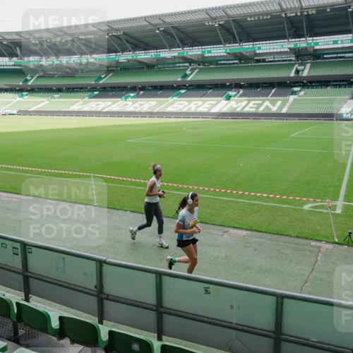 13.09.2026 - 21. swb-Marathon Bremen Michael Burmester http://msf.ph/oto/10489299 13.09.2026 10:44:33 Laufen im Stadion 10004, 10005, 10137, 10176, 10191, 10192, 10194, 10271, 10295, 10325, 10335, 10344, 10402, 10459, 10474, 10513, 10568, 10600, 10605, 10606, 10629, 10679, 10713, 10756, 10779, 10882, 10899, 10900, 10979, 10997, 10999, 11081, 11200, 11217, 11233, 11264, 11307, 11333, 11337, 11355, 11385, 11408, 11448, 11456, 11461, 11482, 11495, 11535, 11629, 11808, 11932, 11943, 12057, 12089, 12151, 12224, 12226, 12311, 12321, 12539, 10163 meine-sportfotos.de