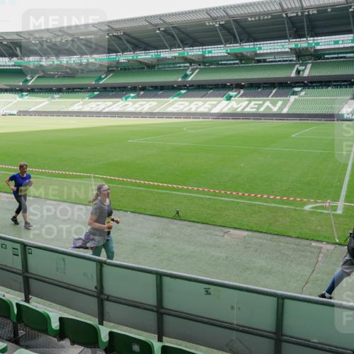 13.09.2026 - 21. swb-Marathon Bremen Michael Burmester http://msf.ph/oto/10489304 13.09.2026 10:44:45 Laufen im Stadion 10004, 10005, 10137, 10176, 10191, 10192, 10194, 10202, 10242, 10271, 10295, 10325, 10335, 10344, 10402, 10430, 10459, 10513, 10524, 10568, 10600, 10605, 10606, 10629, 10679, 10713, 10756, 10779, 10882, 10899, 10900, 10979, 10997, 10999, 11081, 11200, 11217, 11233, 11264, 11307, 11333, 11337, 11355, 11385, 11408, 11448, 11456, 11461, 11482, 11495, 11535, 11629, 11808, 11932, 11943, 12057, 12089, 12151, 12153, 12224, 12226, 12311, 12321, 12539, 10163 meine-sportfotos.de