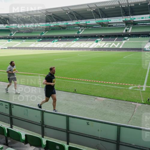 13.09.2026 - 21. swb-Marathon Bremen Michael Burmester http://msf.ph/oto/10489317 13.09.2026 10:45:12 Laufen im Stadion 10137, 10176, 10191, 10192, 10194, 10202, 10242, 10295, 10344, 10430, 10472, 10524, 10568, 10600, 10629, 10651, 10679, 10713, 10756, 10779, 10882, 10979, 10997, 10999, 11081, 11200, 11233, 11307, 11309, 11355, 11367, 11385, 11408, 11495, 11629, 11709, 11808, 11821, 11932, 11943, 12057, 12089, 12151, 12153, 12177, 12178, 12224, 12226, 12311, 12321, 12539, 10148, 10163, 10330 meine-sportfotos.de