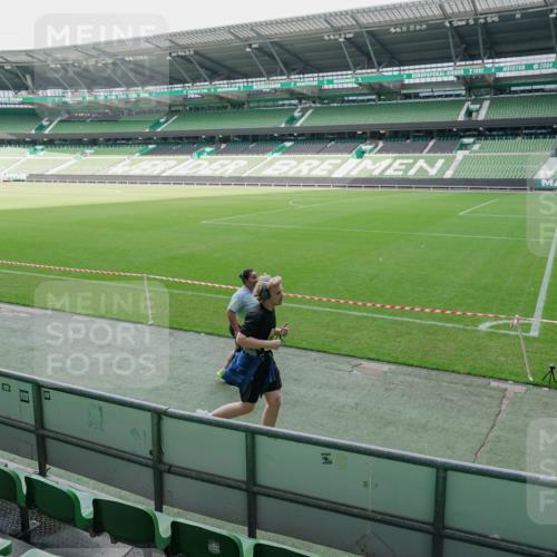 13.09.2026 - 21. swb-Marathon Bremen Michael Burmester http://msf.ph/oto/10489408 13.09.2026 10:48:08 Laufen im Stadion 10264, 10292, 10349, 10407, 10440, 10732, 10789, 10925, 10933, 11104, 11262, 11423, 11443, 11541, 11573, 11579, 11639, 11663, 11698, 11980, 12083, 12157, 12340, 12444, 12471, 12472, 12542, 12561, 10137, 10176, 10191, 10192, 10194, 10202, 10242, 10295, 10325, 10335, 10344, 10430, 10459, 10513, 10524, 10568, 10600, 10605, 10606, 10629, 10679, 10713, 10756, 10779, 10882, 10979, 10997, 10999, 11081, 11200, 11233, 11495, 12089, 12153 meine-sportfotos.de