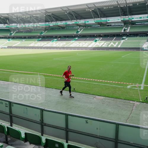 13.09.2026 - 21. swb-Marathon Bremen Michael Burmester http://msf.ph/oto/10489410 13.09.2026 10:48:21 Laufen im Stadion 10264, 10292, 10349, 10407, 10413, 10440, 10732, 10754, 10789, 10925, 10933, 11104, 11262, 11423, 11443, 11541, 11639, 11663, 11698, 11980, 12083, 12157, 12340, 12444, 12471, 12472, 12542, 12561, 10137, 10176, 10191, 10192, 10194, 10202, 10242, 10295, 10325, 10344, 10430, 10459, 10513, 10524, 10568, 10600, 10629, 10651, 10679, 10713, 10756, 10779, 10882, 10979, 10997, 10999, 11081, 11200, 11233, 11495, 12089, 12153, 12177, 12178 meine-sportfotos.de