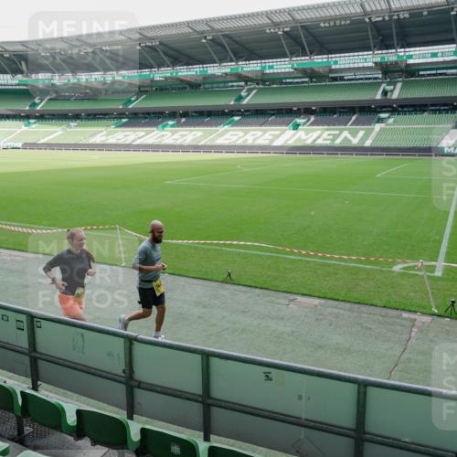 13.09.2026 - 21. swb-Marathon Bremen Michael Burmester http://msf.ph/oto/10489425 13.09.2026 10:49:41 Laufen im Stadion 10407, 10413, 10627, 10667, 10710, 10754, 11031, 11254, 11266, 11541, 11712, 11780, 11851, 11942, 11980, 12440, 12471, 12542, 12561, 10137, 10161, 10194, 10202, 10242, 10344, 10349, 10430, 10472, 10524, 10535, 10568, 10600, 10651, 10895, 10933, 10970, 10979, 11050, 11181, 11200, 11244, 11296, 11309, 11367, 11457, 11529, 11530, 11546, 11573, 11574, 11579, 11639, 11675, 11709, 11760, 11821, 12089, 12153, 12177, 12178 meine-sportfotos.de