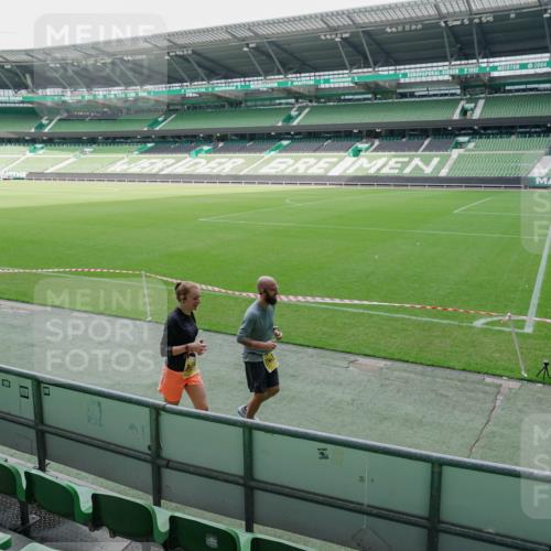 13.09.2026 - 21. swb-Marathon Bremen Michael Burmester http://msf.ph/oto/10489426 13.09.2026 10:49:41 Laufen im Stadion 10407, 10413, 10627, 10667, 10710, 10754, 11031, 11254, 11266, 11541, 11712, 11780, 11851, 11942, 11980, 12440, 12471, 12542, 12561, 10137, 10161, 10194, 10202, 10242, 10344, 10349, 10430, 10472, 10524, 10535, 10568, 10600, 10651, 10895, 10933, 10970, 10979, 11050, 11181, 11200, 11244, 11296, 11309, 11367, 11457, 11529, 11530, 11546, 11573, 11574, 11579, 11639, 11675, 11709, 11760, 11821, 12089, 12153, 12177, 12178 meine-sportfotos.de