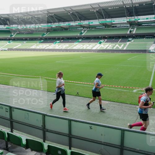 13.09.2026 - 21. swb-Marathon Bremen Michael Burmester http://msf.ph/oto/10489428 13.09.2026 10:49:48 Laufen im Stadion 10407, 10413, 10627, 10667, 10710, 10754, 11031, 11254, 11266, 11541, 11712, 11780, 11851, 11942, 11980, 12440, 12542, 10137, 10161, 10194, 10202, 10242, 10349, 10430, 10472, 10524, 10535, 10600, 10651, 10895, 10933, 10970, 11050, 11181, 11200, 11244, 11296, 11309, 11367, 11457, 11529, 11530, 11546, 11573, 11574, 11579, 11639, 11675, 11709, 11760, 11821, 12089, 12153, 12177, 12178 meine-sportfotos.de